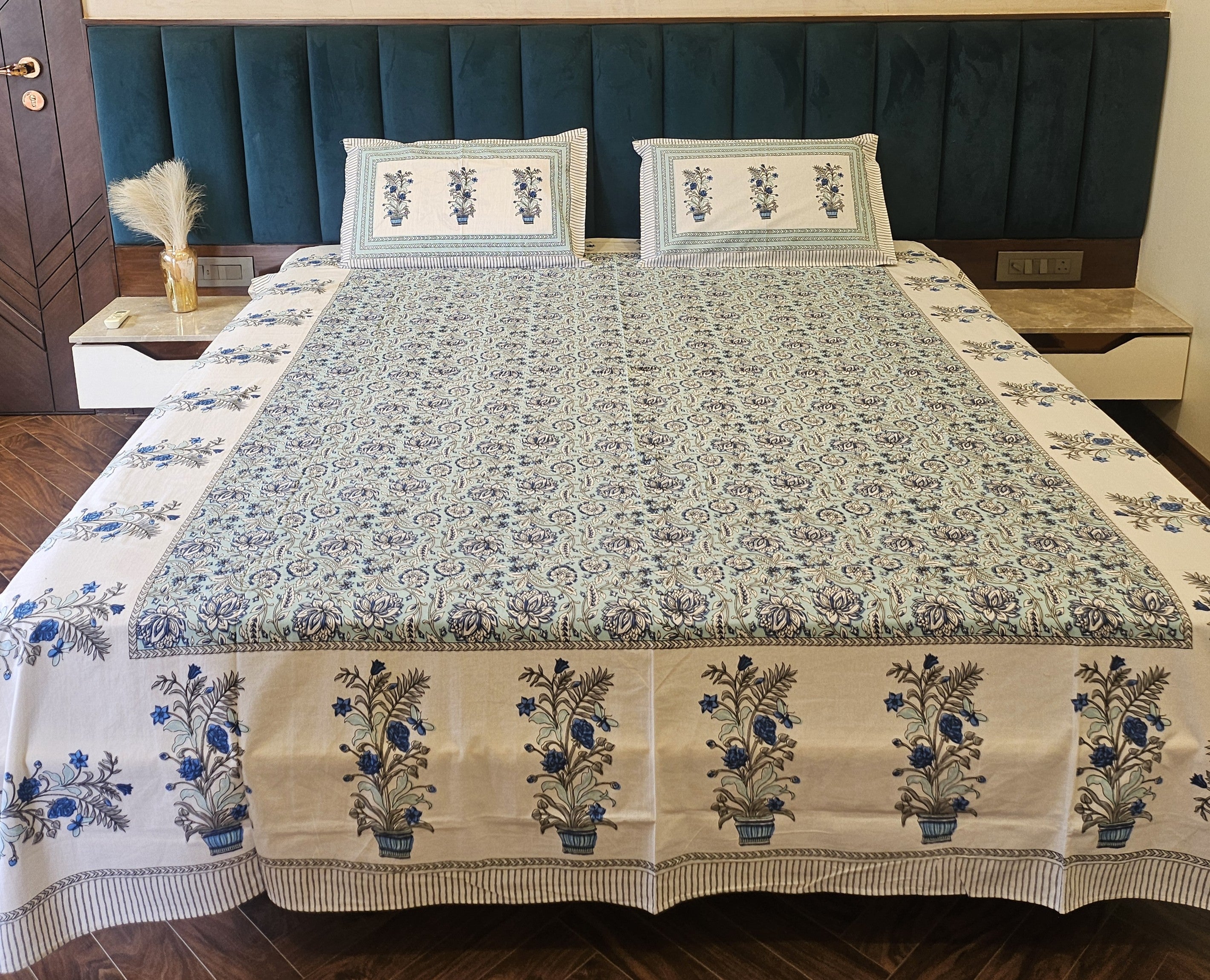 Hand Printed Blue Vase Bed Sheet